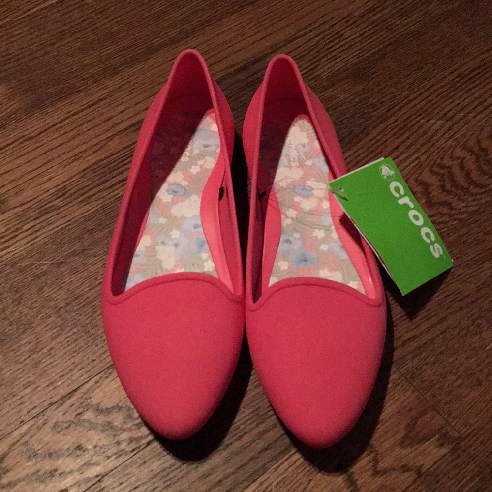 Crocs eve flat w in coral size 9